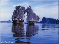 Viet Nam: Ha Long Bay - Fight Cock Mountain