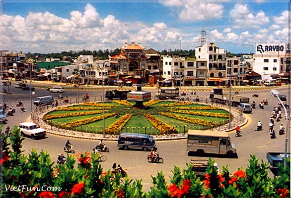 Viet Nam: Saigon - Hang Xanh Crossroads